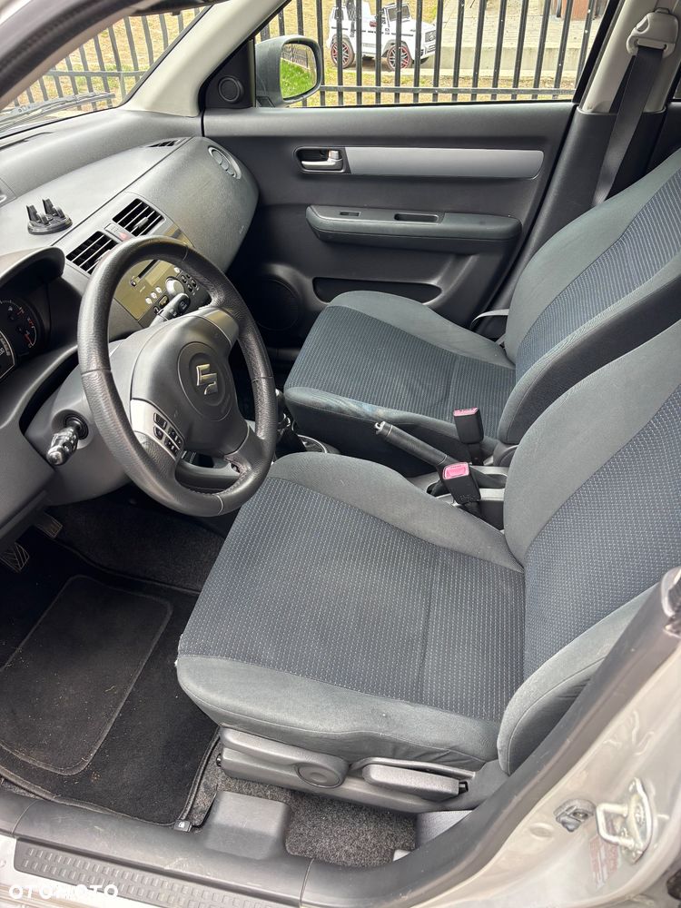 Suzuki Swift - 8