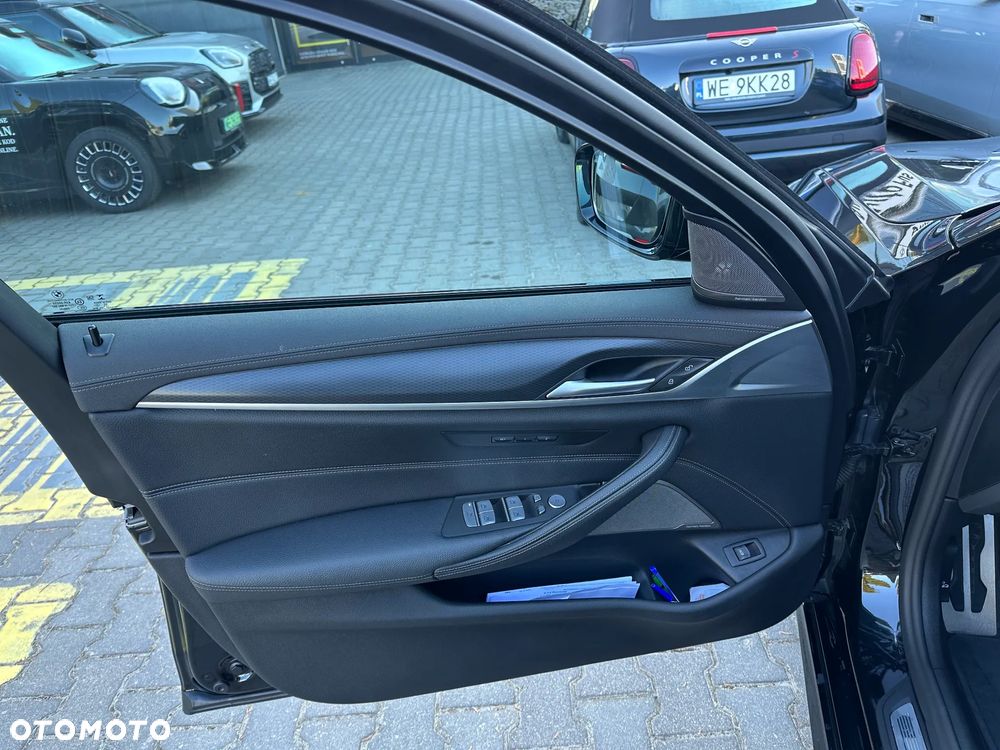 BMW Seria 5 530i xDrive mHEV M Sport sport - 13