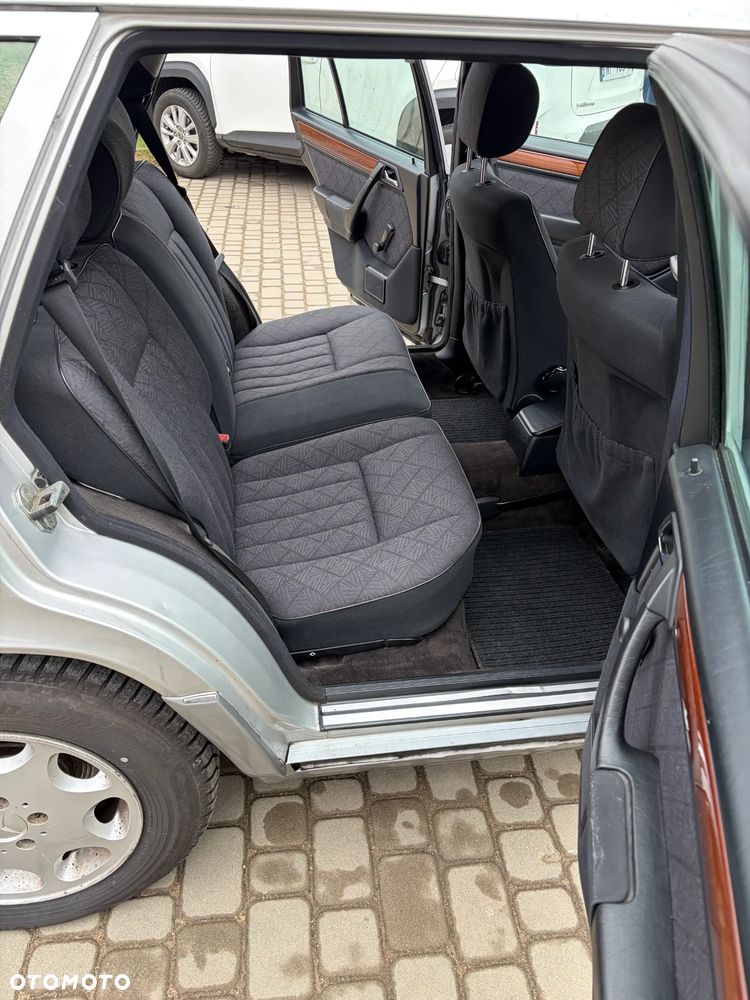 Mercedes-Benz Klasa E - 9