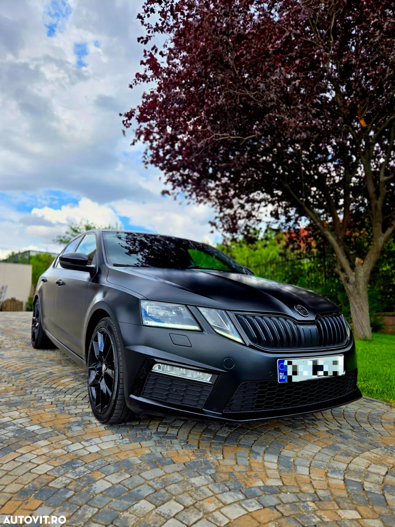 Skoda Octavia 2.0 TDI DSG RS - 3