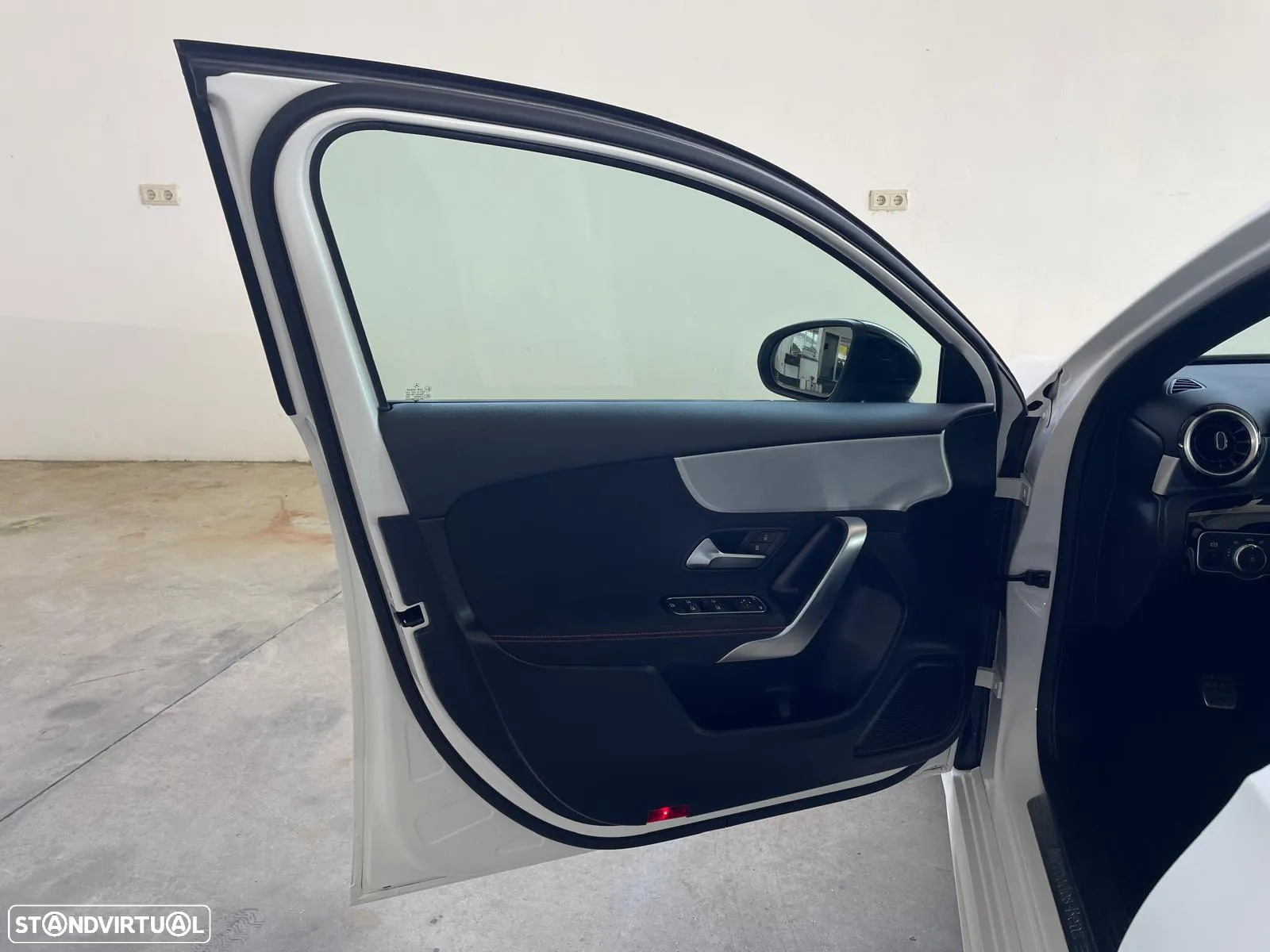 Mercedes-Benz A 180 d AMG Line - 36