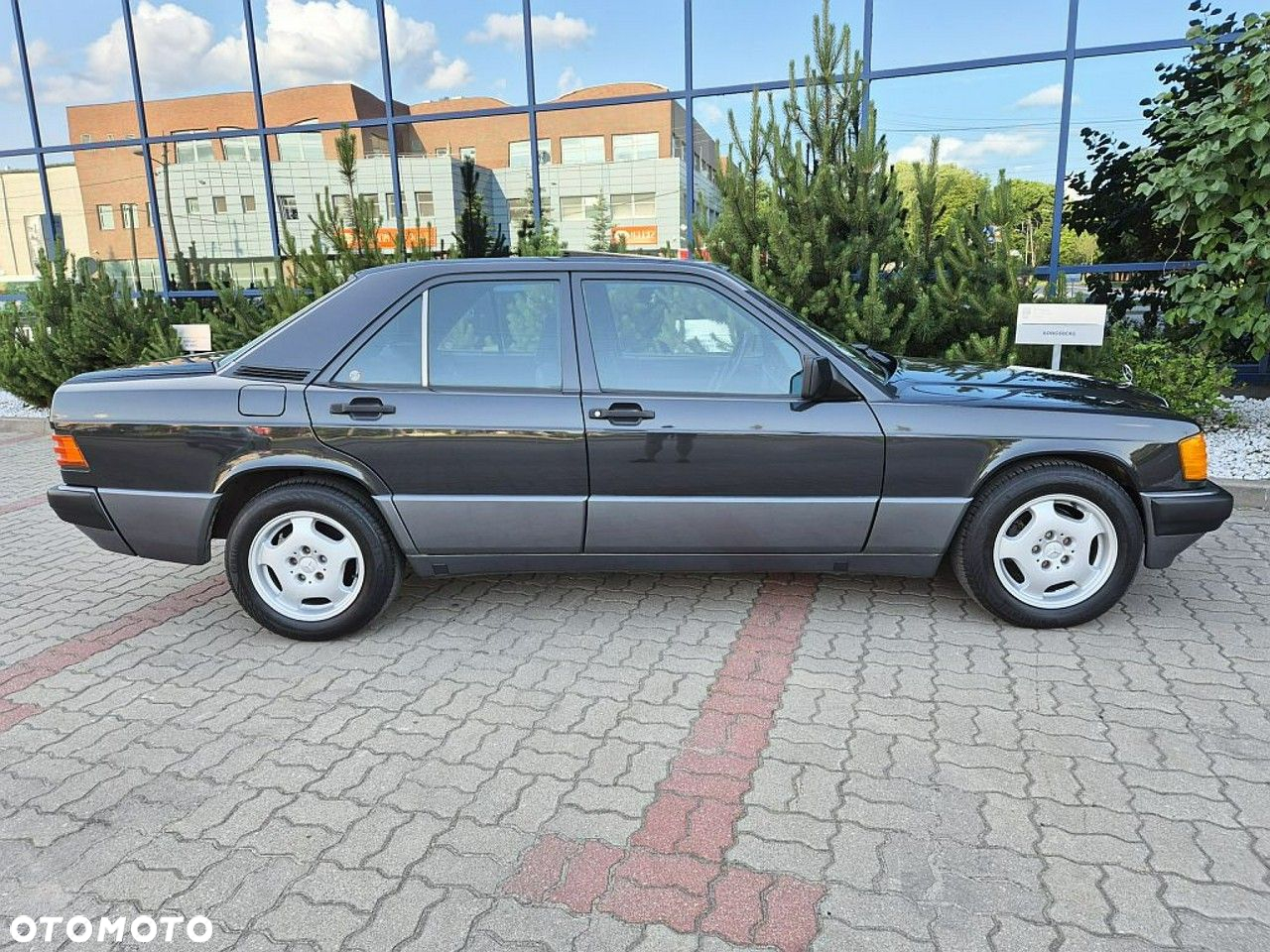 Mercedes-Benz W201 (190) - 13
