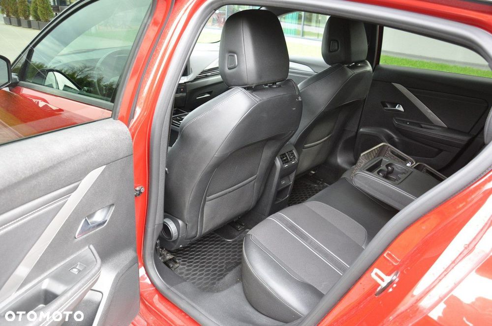 Opel Astra 1.2 T GS S&S - 11