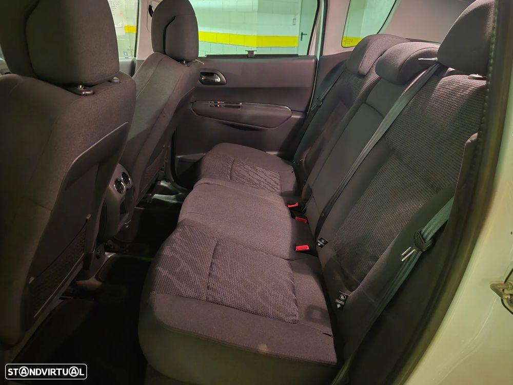 Peugeot 3008 1.6 HDi Style - 27