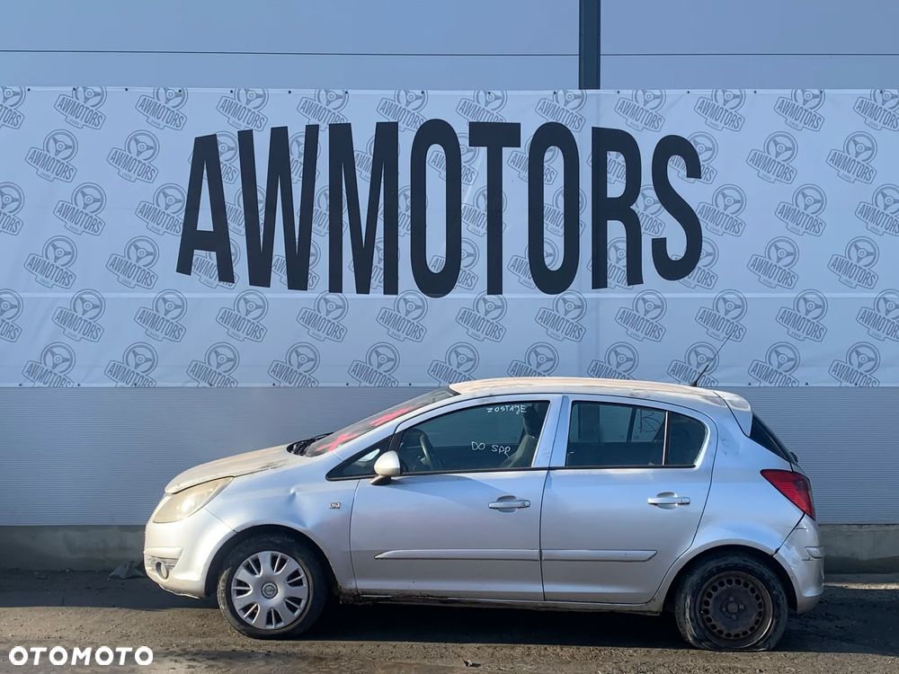 OPEL CORSA 2006 *SAMOCHÓD NA CZĘŚCI* 3852 MASKA, LAMPA, DRZWI, LUSTERKO, ZDERZAK, GRILL, BŁOTNIK, KLAPA, BELKA, DESKA, FOTELE, KANAPA, ĆWIARTKA KIEROWNICA, TARCZE, ZACISKI, ZAWIESZENIE, KOMPLETNY PRZÓD, KOMPLETNY TYŁ, LICZNIK, ZEGARY, PRAWE LEWE PRZÓD TYŁ - 1