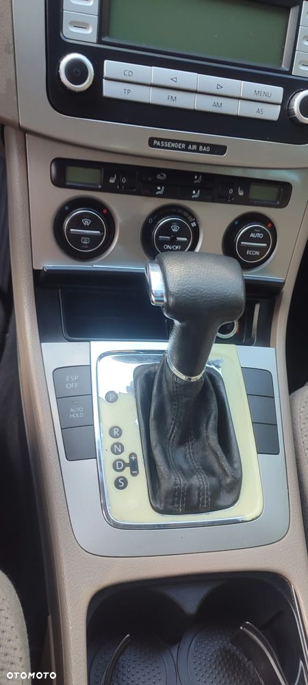 Volkswagen Passat 1.6 FSI Automatik Comfortline - 13