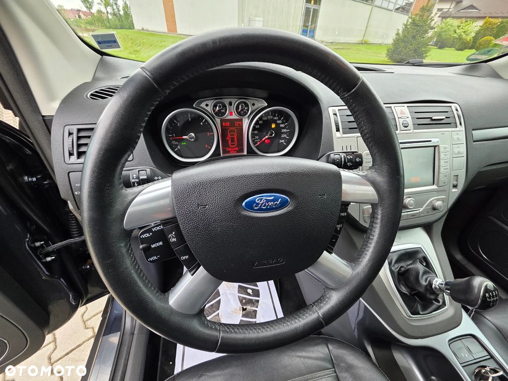 Ford Kuga 2.0 TDCi 4x4 Titanium - 22
