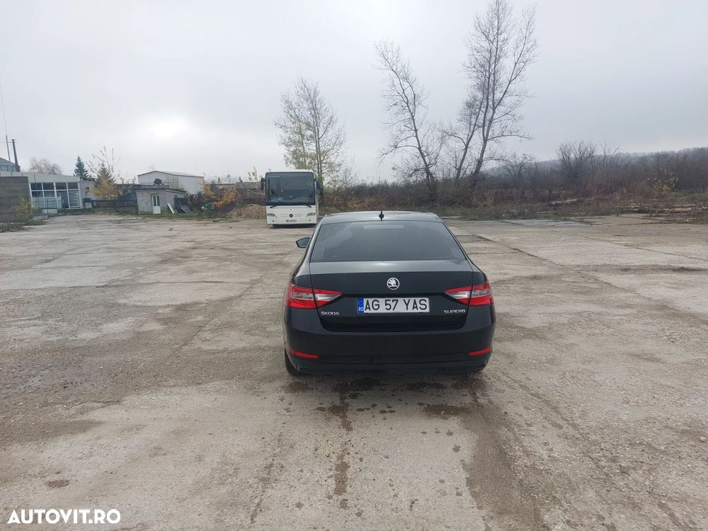 Skoda Superb 2.0 TDI DSG Active - 2