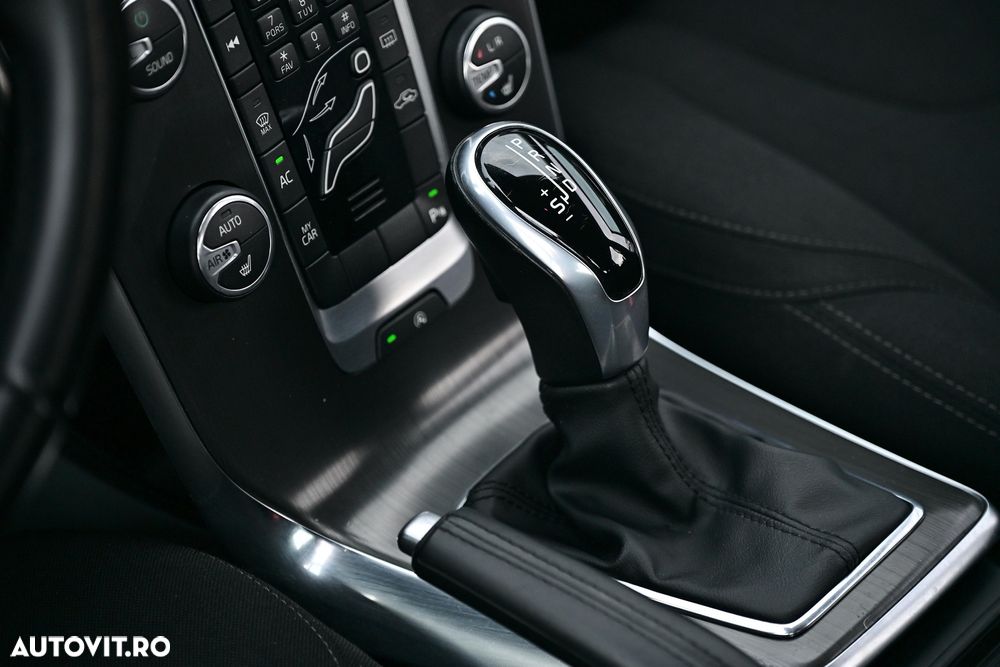 Volvo V40 D3 Geartronic - 16