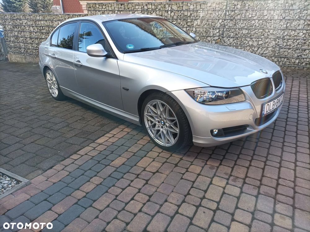 BMW Seria 3 320d DPF Efficient Dynamics Edition - 4