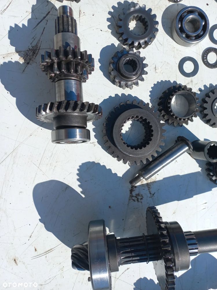 Yanmar F145 skrzynia biegów,wał,most,atak,zwrotnica,zwolnica,układ planetarny,maska,grill,most,silnik, - 2