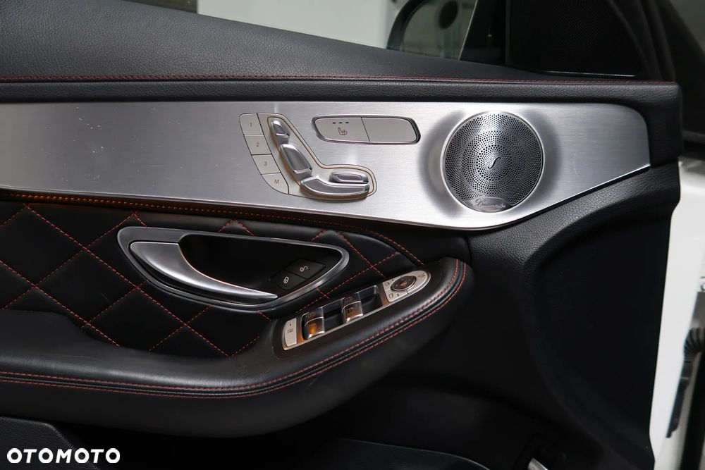 Mercedes-Benz Klasa C AMG 63 S - 19