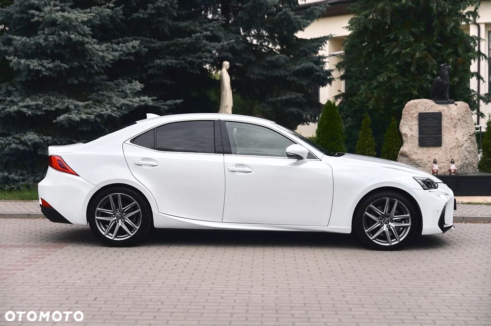Lexus IS 200t / 300 F Sport - 14