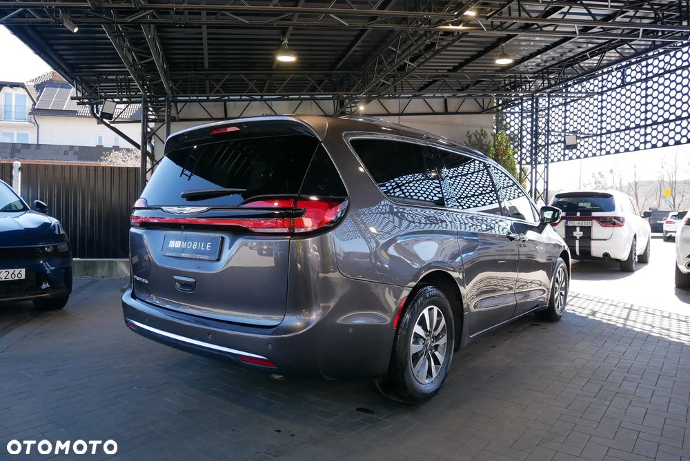 Chrysler Pacifica - 3