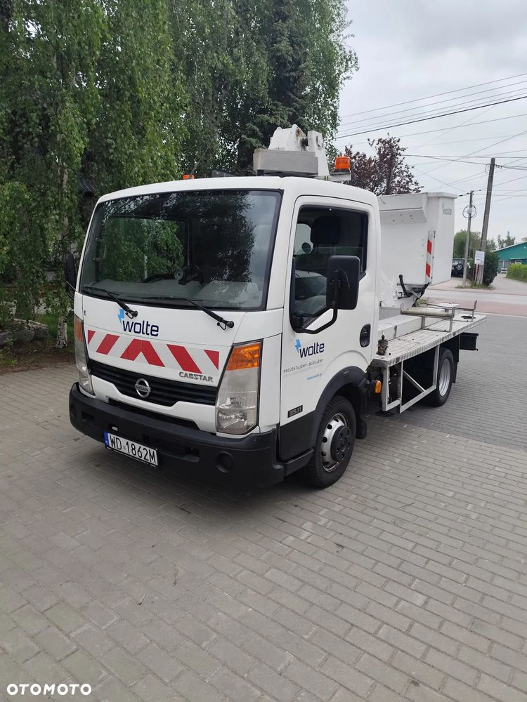 Nissan Cabstar - 1