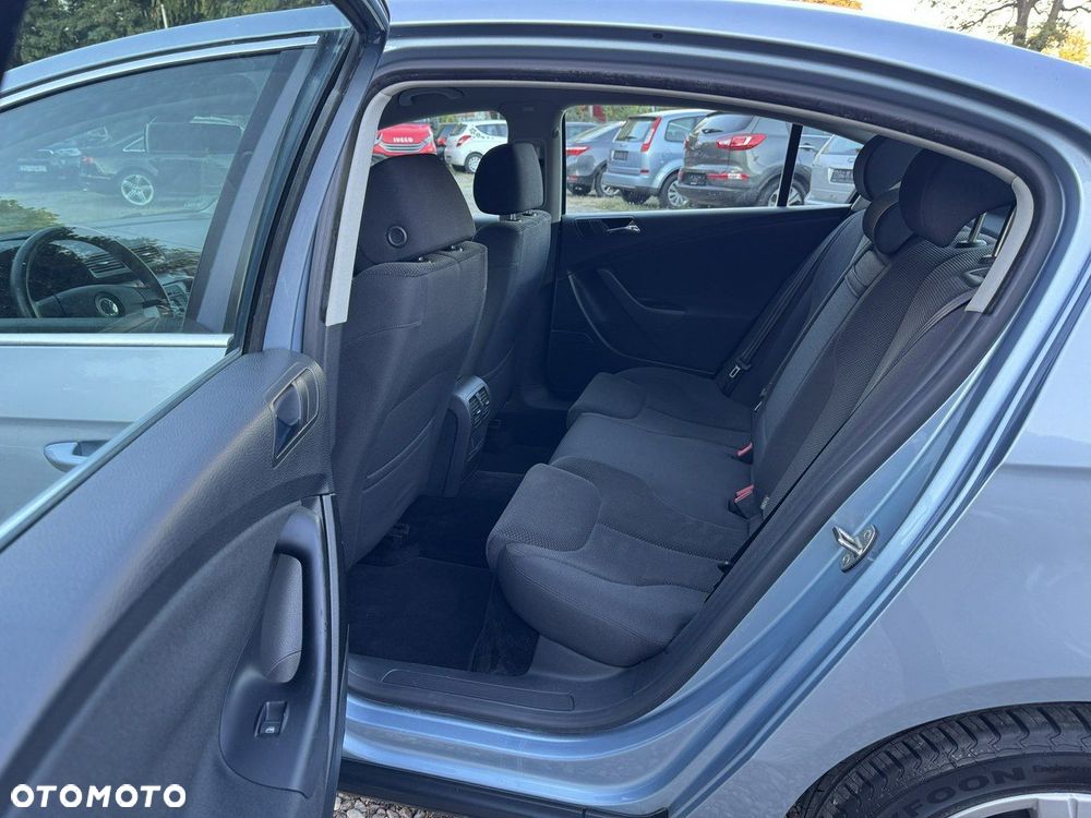 Volkswagen Passat - 21
