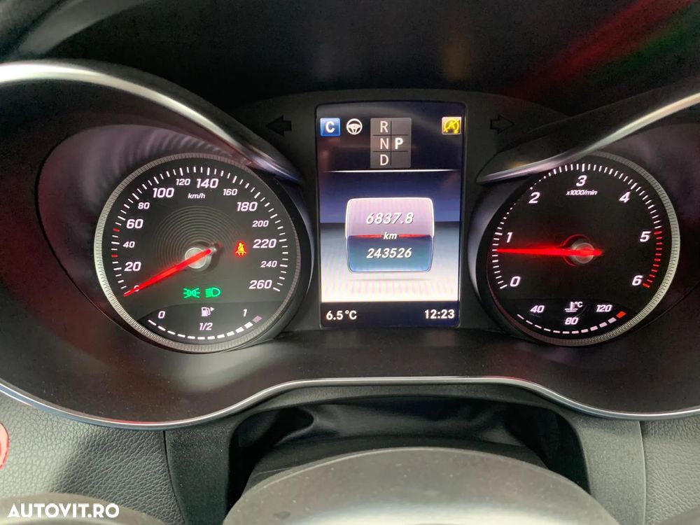 Mercedes-Benz GLC Coupe 220 d 4MATIC - 17