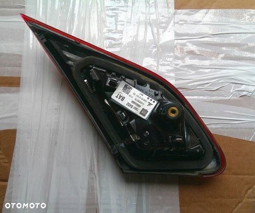 OPEL CORSA E 14+ 5 DRZWI PRAWA TYLNA LAMPA KLAPA ORYGINAŁ EUROPA - 2