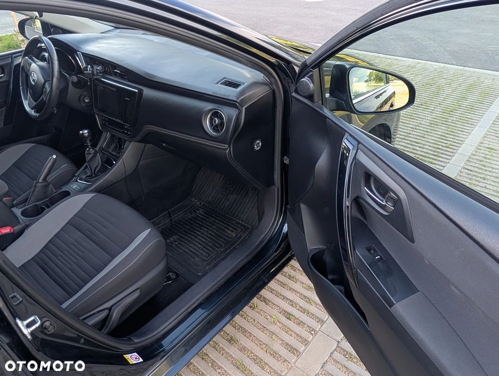 Toyota Auris 1.6 Premium - 9