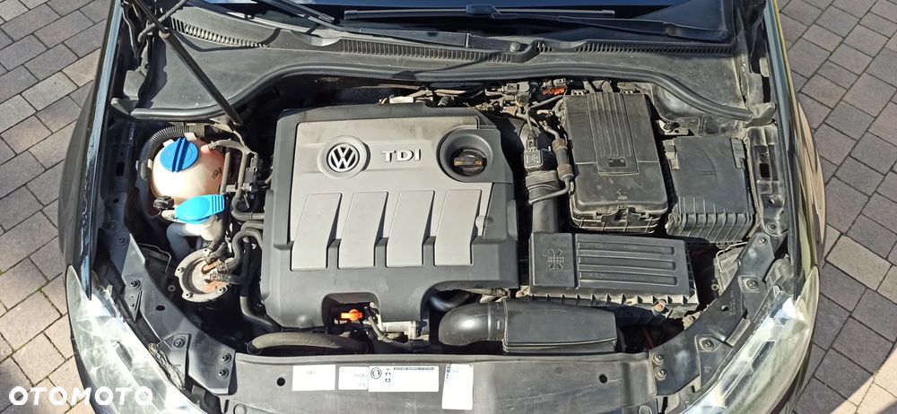 Volkswagen Golf VI 1.6 TDI Highline - 16