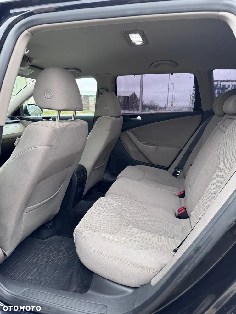 Volkswagen Passat - 9