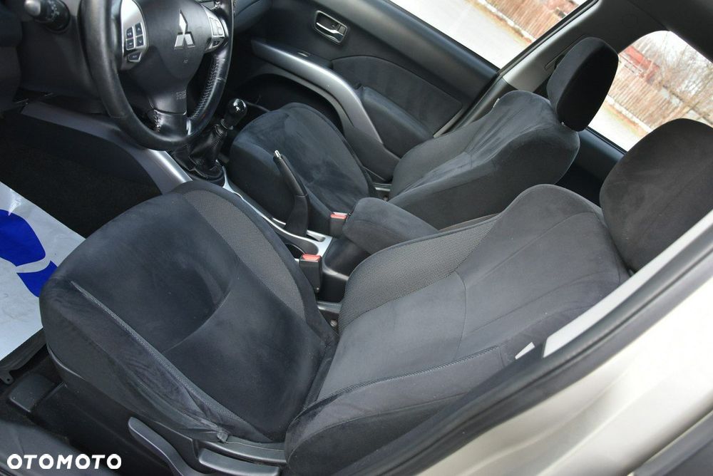 Mitsubishi Outlander - 9