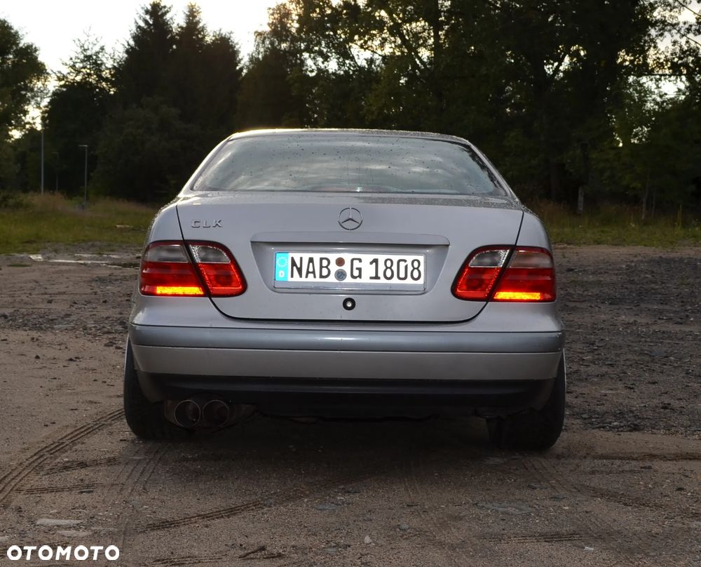 Mercedes-Benz CLK - 6
