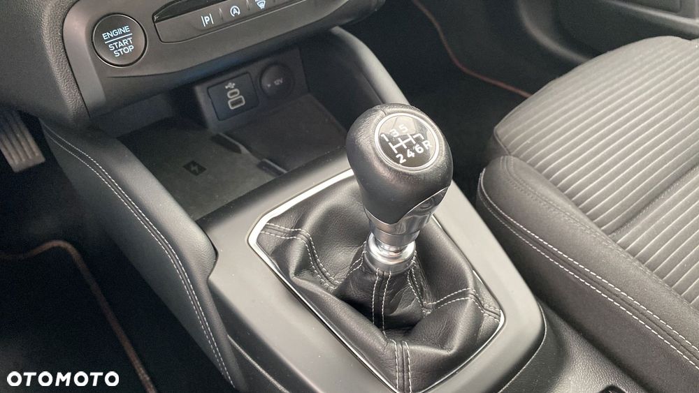 Ford Focus 1.0 EcoBoost mHEV Titanium X - 17