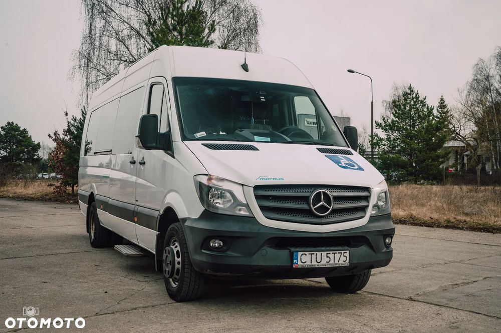 Mercedes-Benz 519 - 2