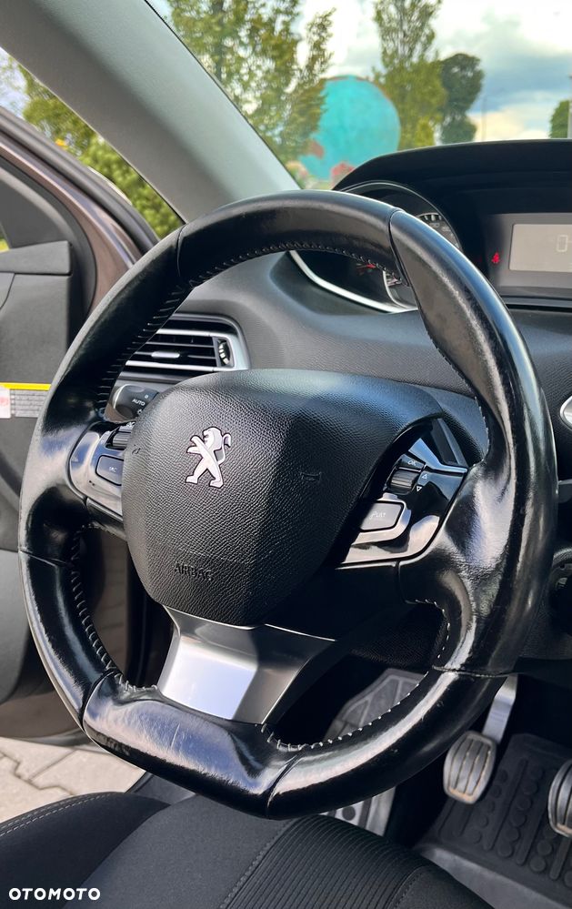Peugeot 308 1.6 e-HDi Allure S&S - 10