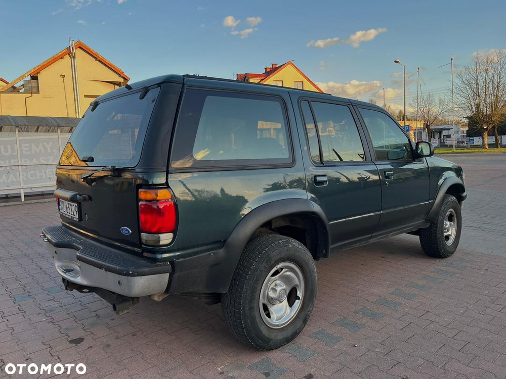 Ford Explorer - 3