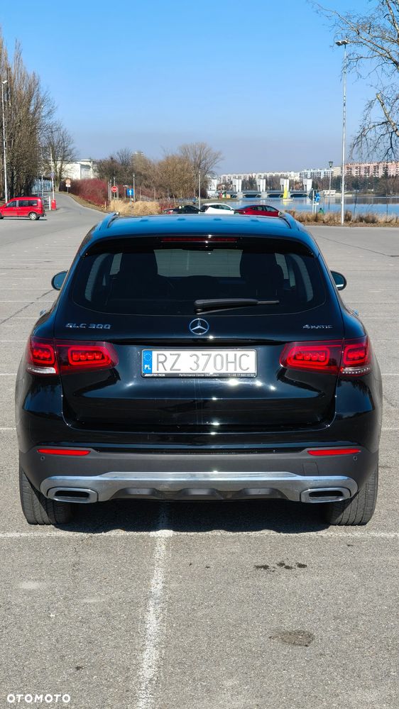 Mercedes-Benz GLC 300 4Matic 9G-TRONIC - 4