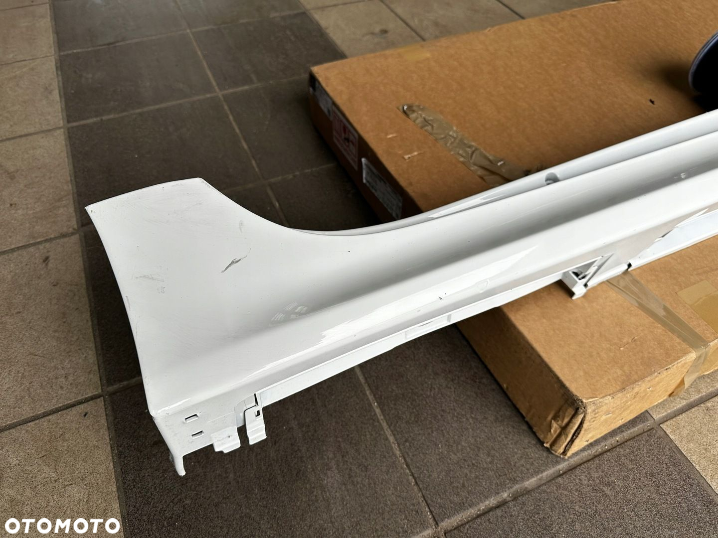 TOYOTA YARIS IV 4 20- PRÓG PRAWA LISTWA PROGOWA - 2