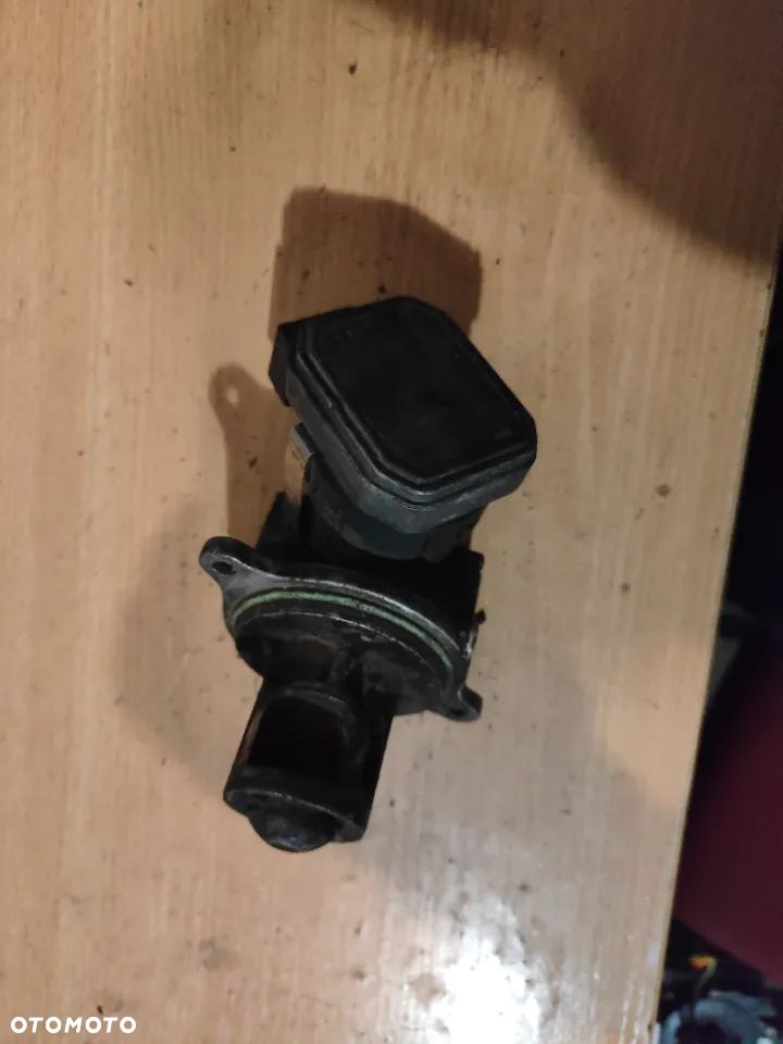 Zawór EGR Mercedes A6401401960 - 3