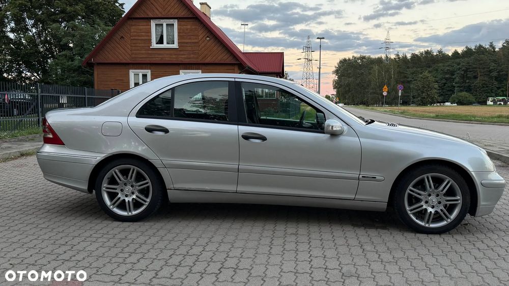 Mercedes-Benz Klasa C 220 CDI Classic - 9