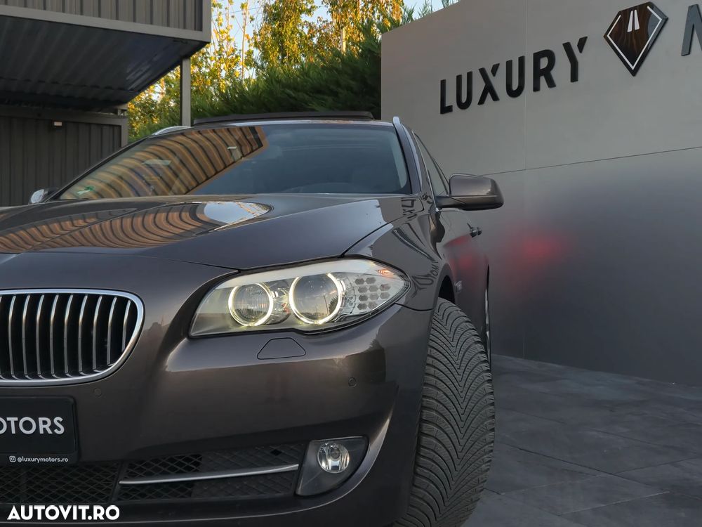 BMW Seria 5 525d Touring Aut. Luxury Line - 28