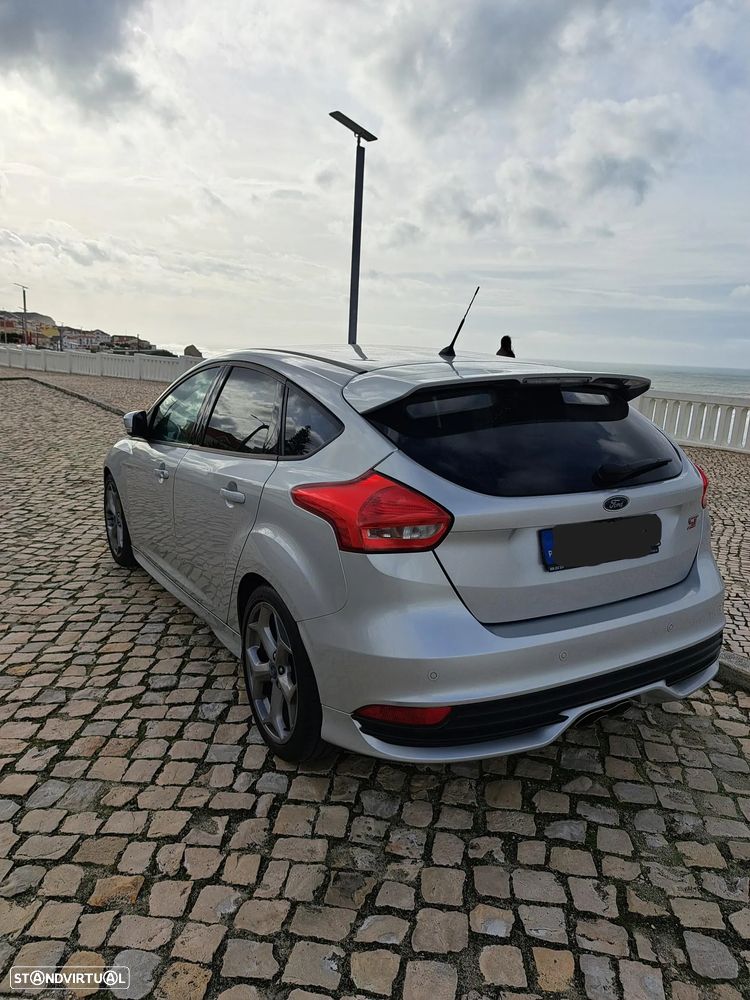 Ford Focus 2.0 TDCi ST-2 - 4
