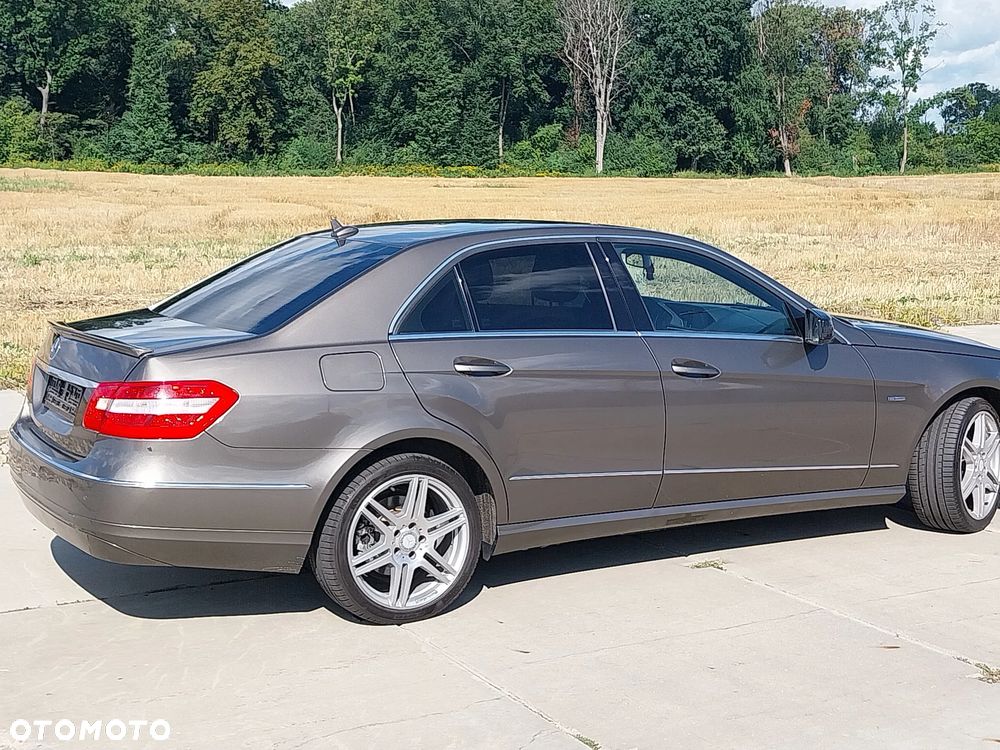 Mercedes-Benz Klasa E 200 BlueTEC 7G-TRONIC Elegance - 2