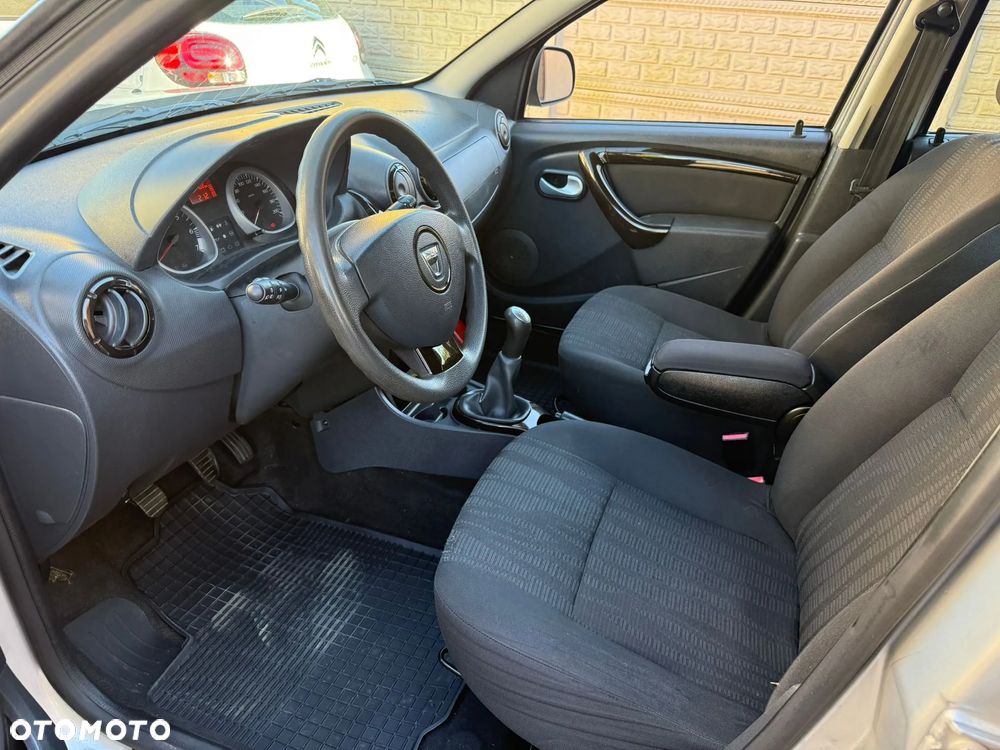 Dacia Duster 1.6 16V 4x2 - 6