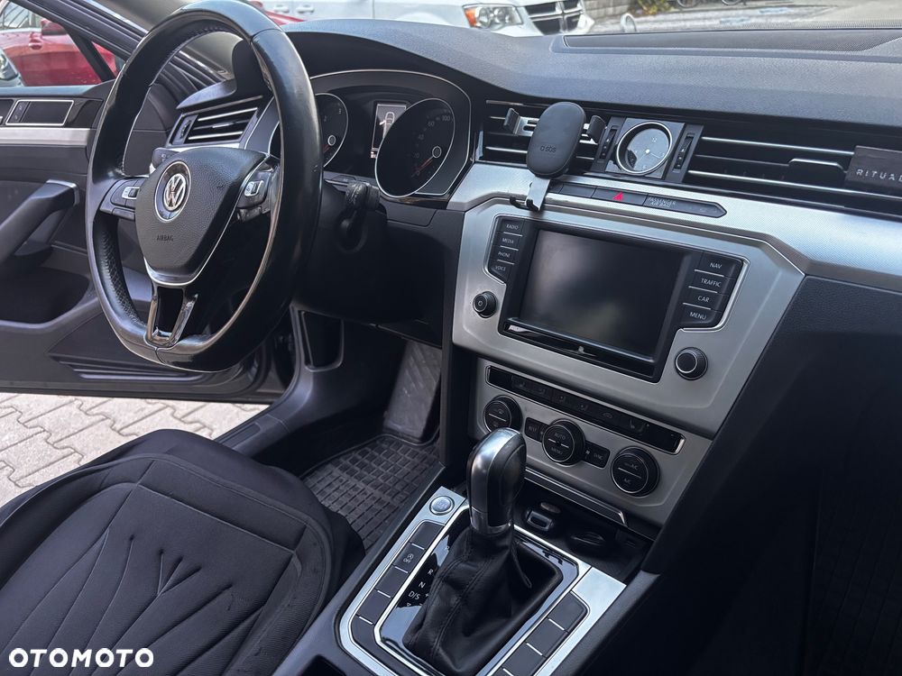 Volkswagen Passat - 18