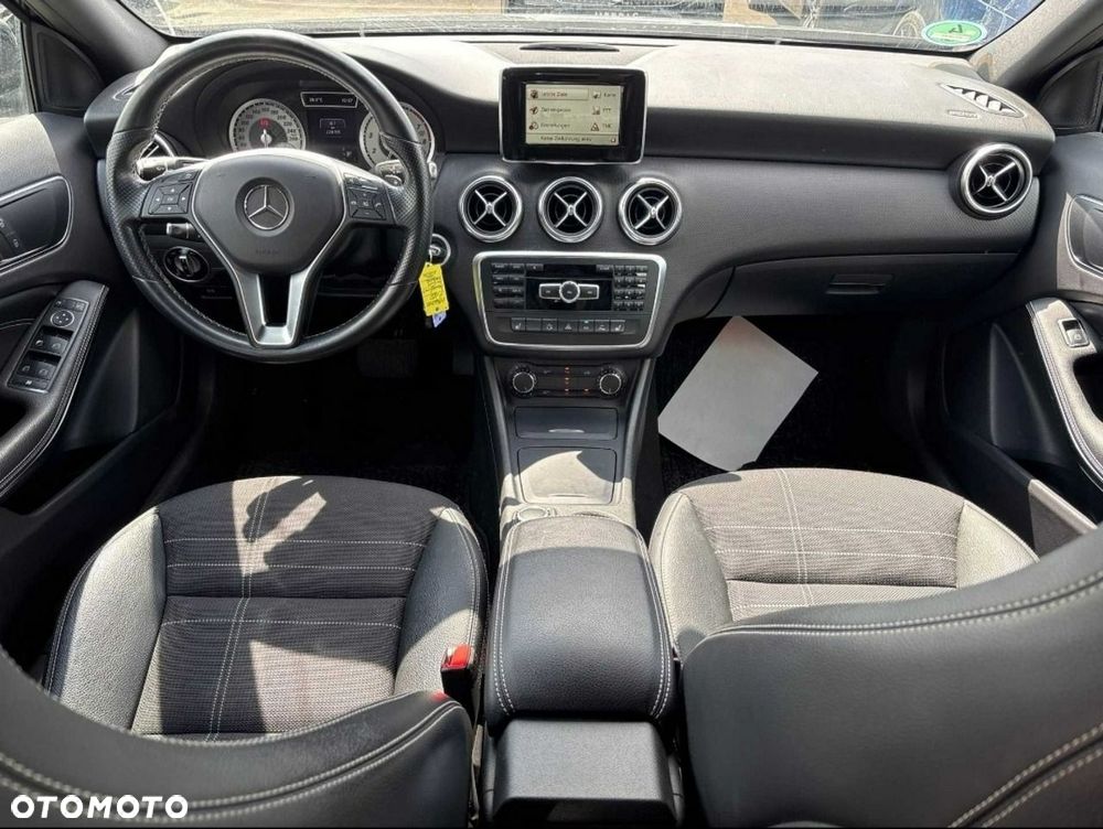 Mercedes-Benz Klasa A 180 (BlueEFFICIENCY) 7G-DCT AMG Sport - 6