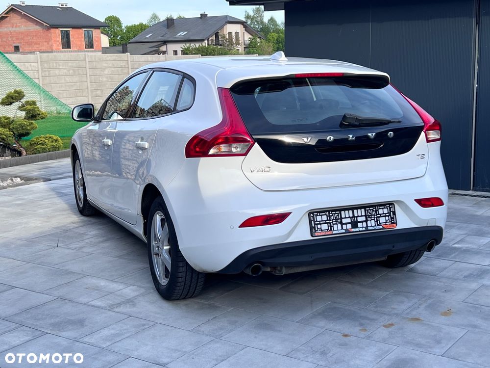 Volvo V40 T2 - 8