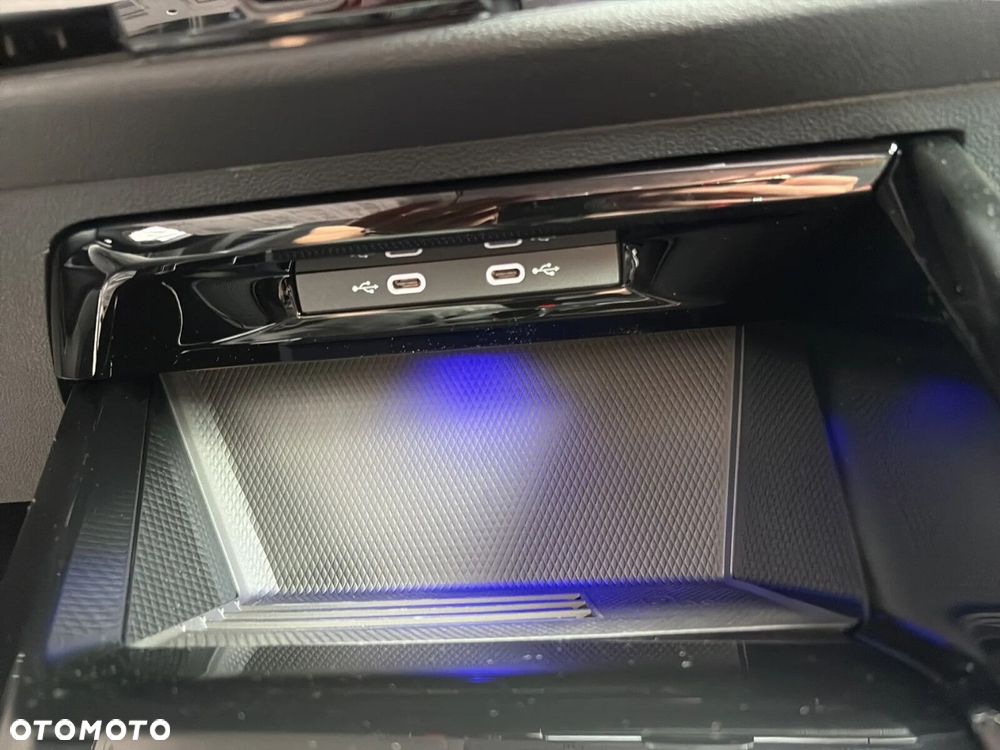 Volkswagen Golf 1.5 eTSI mHEV R-Line Plus DSG - 15