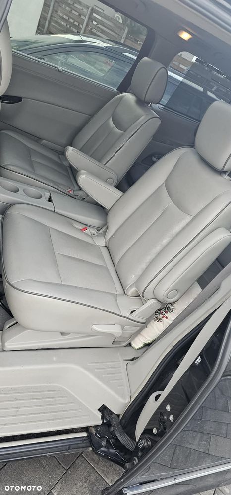 Nissan Quest - 8