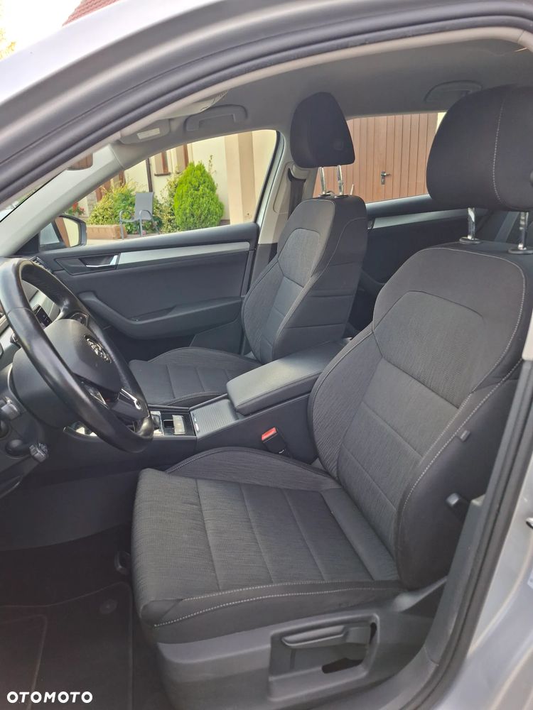 Skoda Superb 2.0 TDI Ambition DSG7 - 11