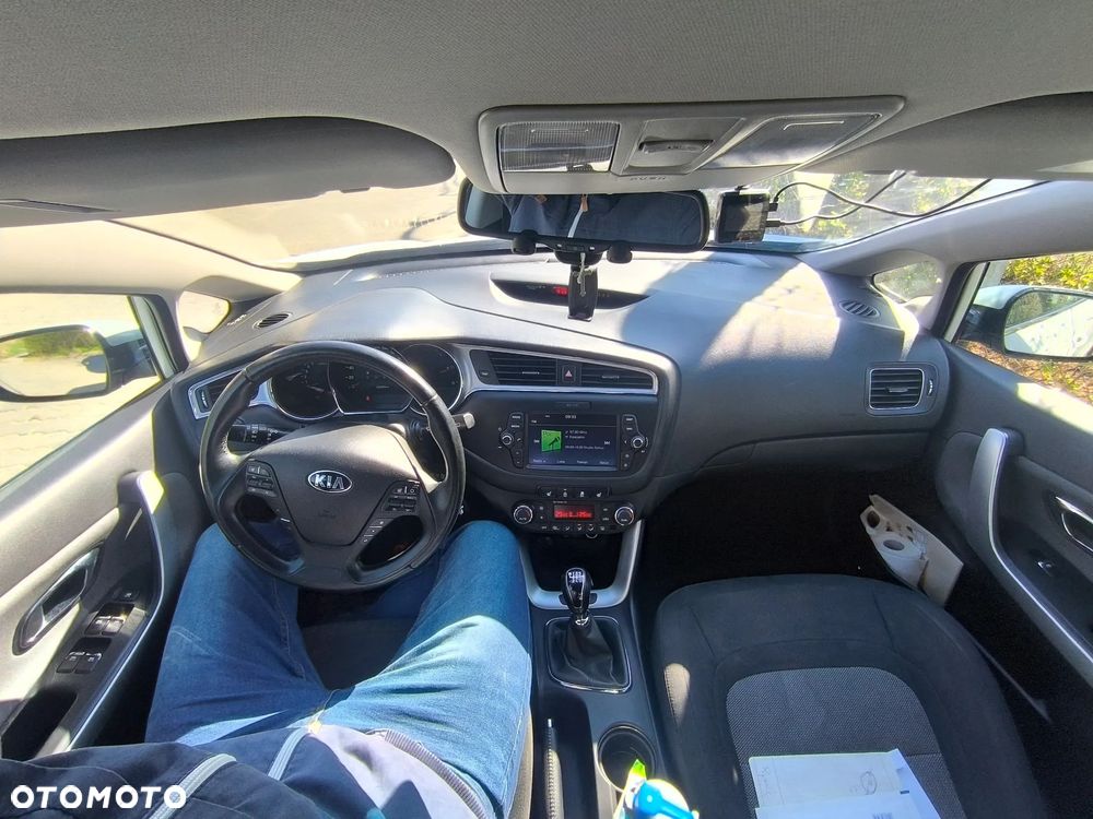 Kia Ceed 1.6 GDI L Business Line - 17