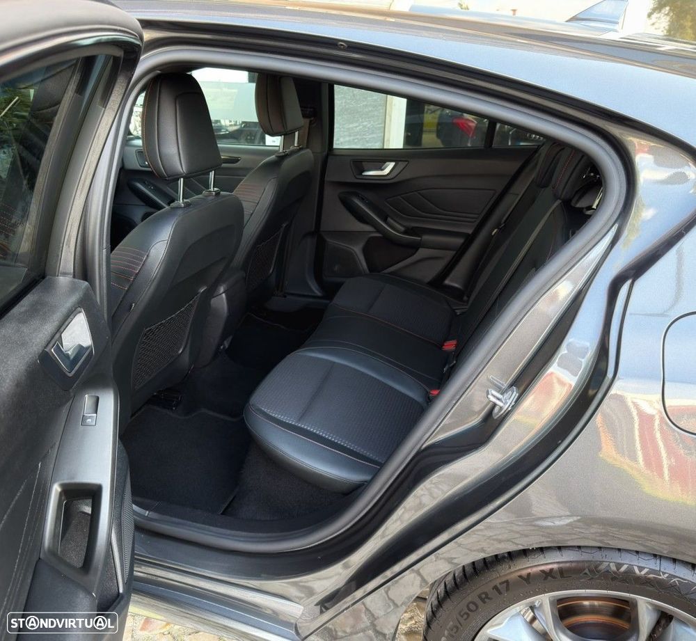 Ford Focus 1.0 EcoBoost ST-Line - 24