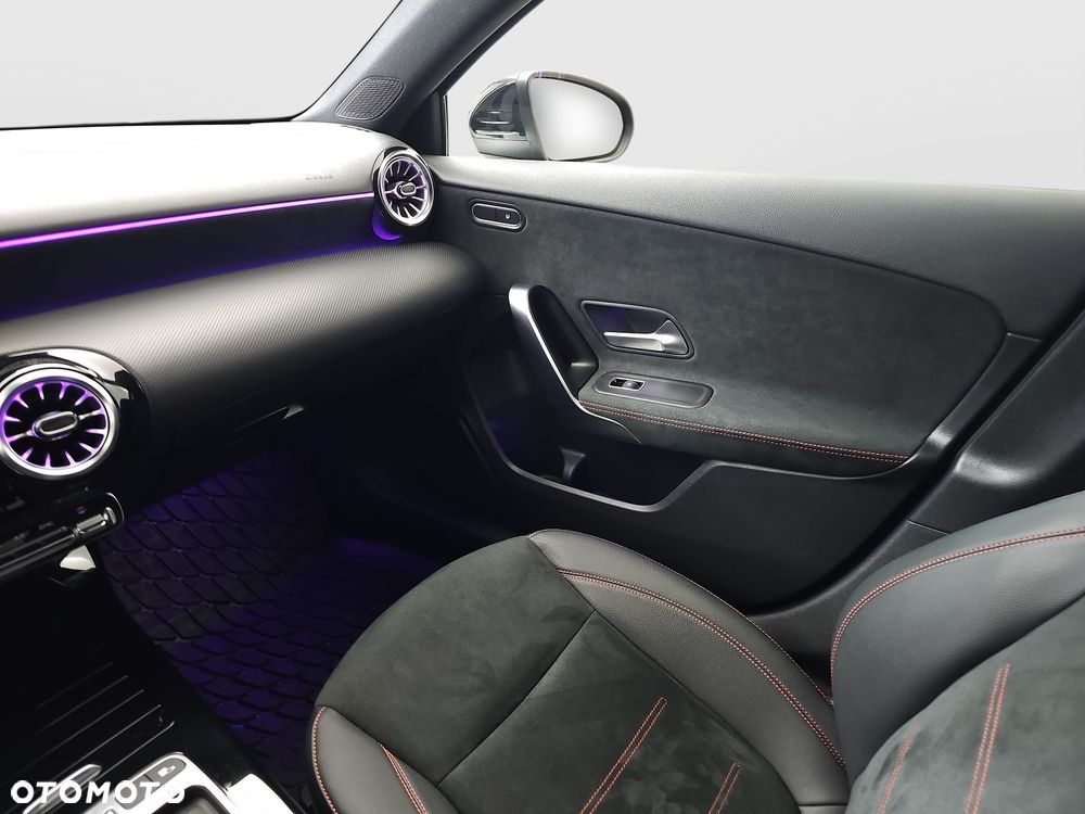 Mercedes-Benz Klasa A 220 4-Matic AMG Line 8G-DCT - 20