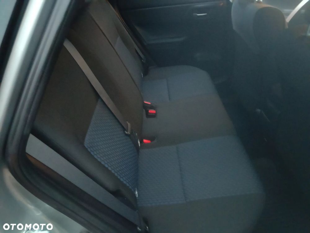 Toyota Auris 1.4 D-4D Active - 5