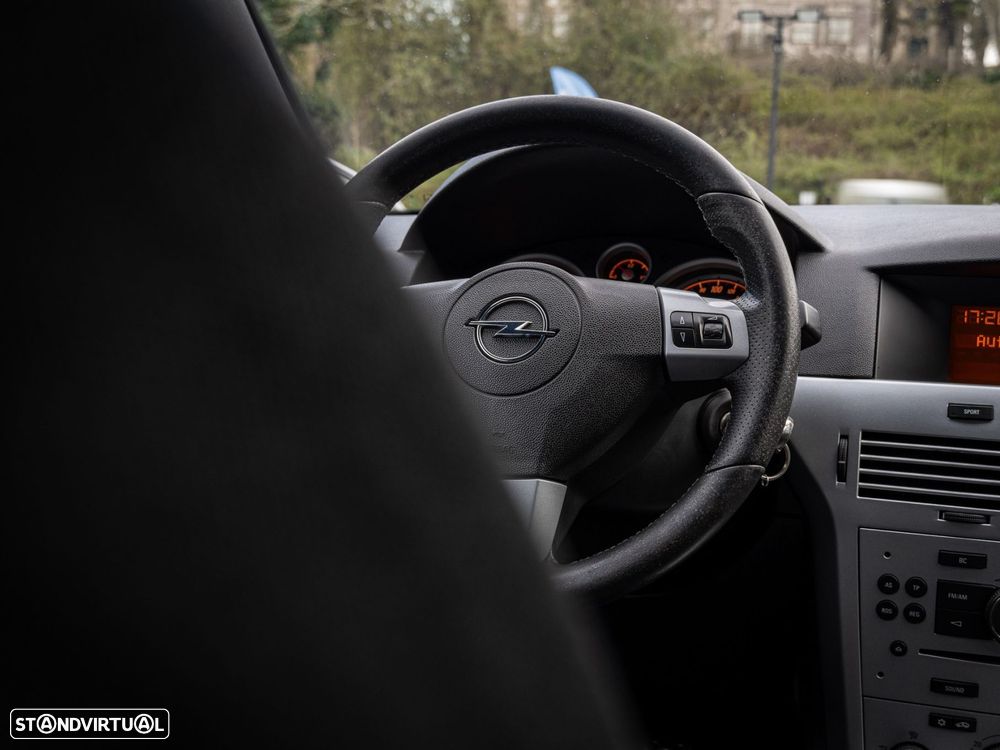 Opel Astra GTC 1.7 CDTI - 12